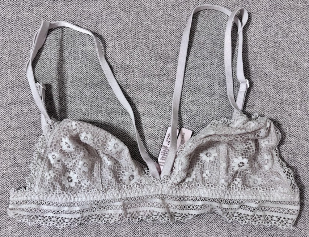 Victoria's Secret Lace Strappy Plunge Bralette Size S Small Light Gray Silver